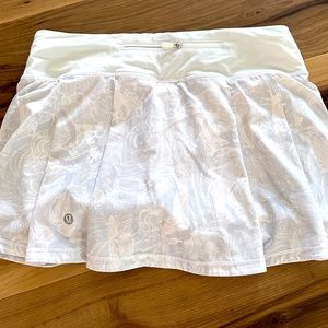 Lululemon Skirt - size 4